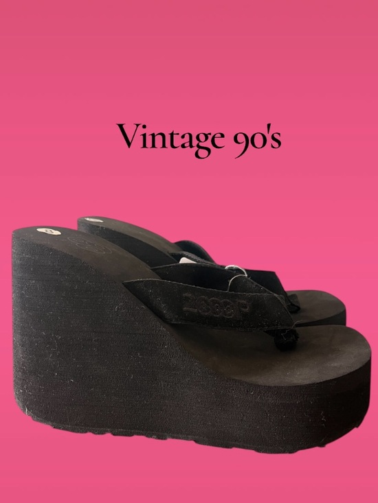 Zoop Shoes - Vintage 90's🌸 ZOOP Platforms
Ultra Rare